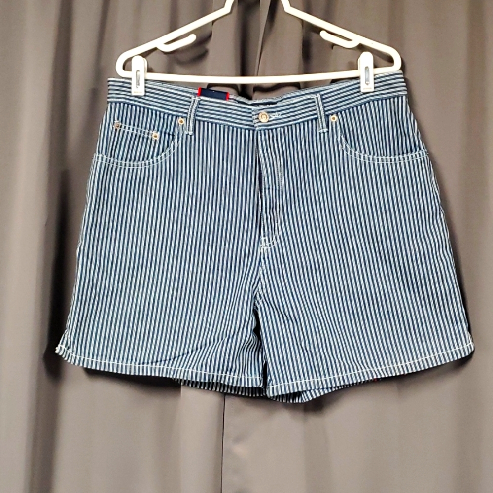 16 Halston Jeanswear Striped Denim Shorts #81423